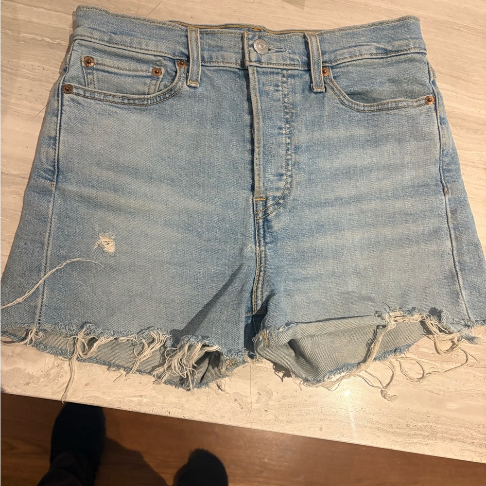Levis cut-off shorts